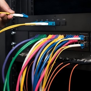 What Is an MPO Cable with Pull Tab? Benefits, Installation, and Applications